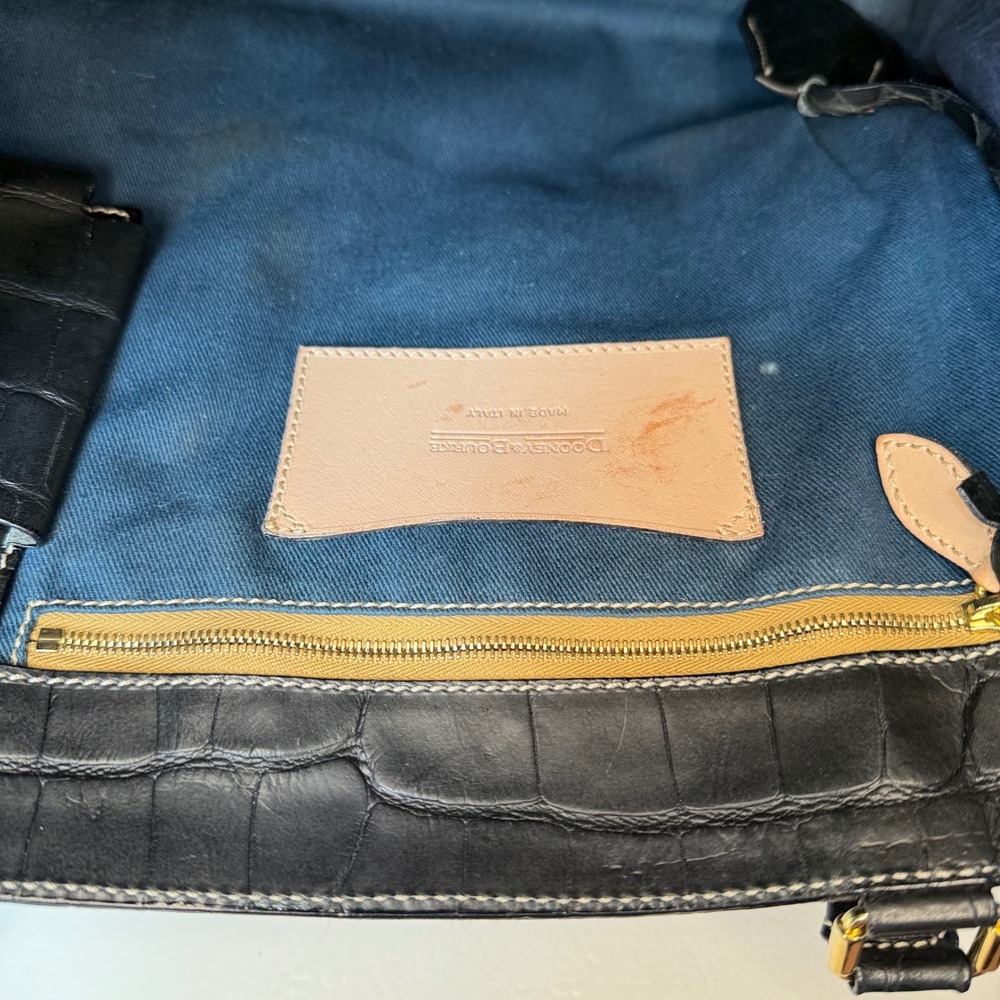 VTG Dooney & Bourke Crocodile Embossed Leather Tote Bag Black Gold Hardware Key - Picture 8 of 13